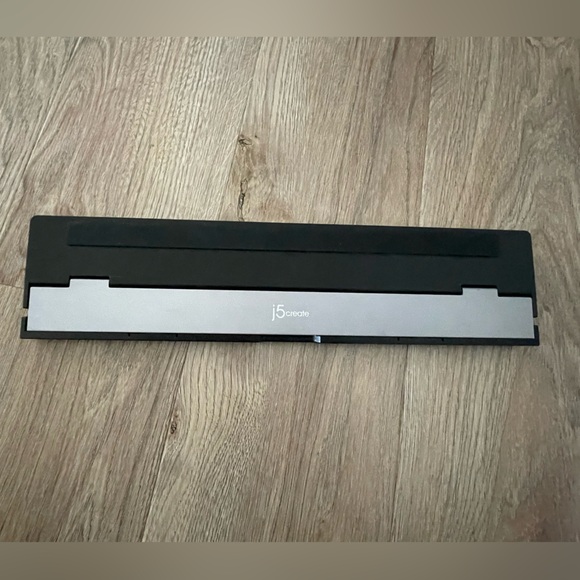 J5create USB-C  Dual HDMI Docking station 10 in 1 - Picture 5 of 12